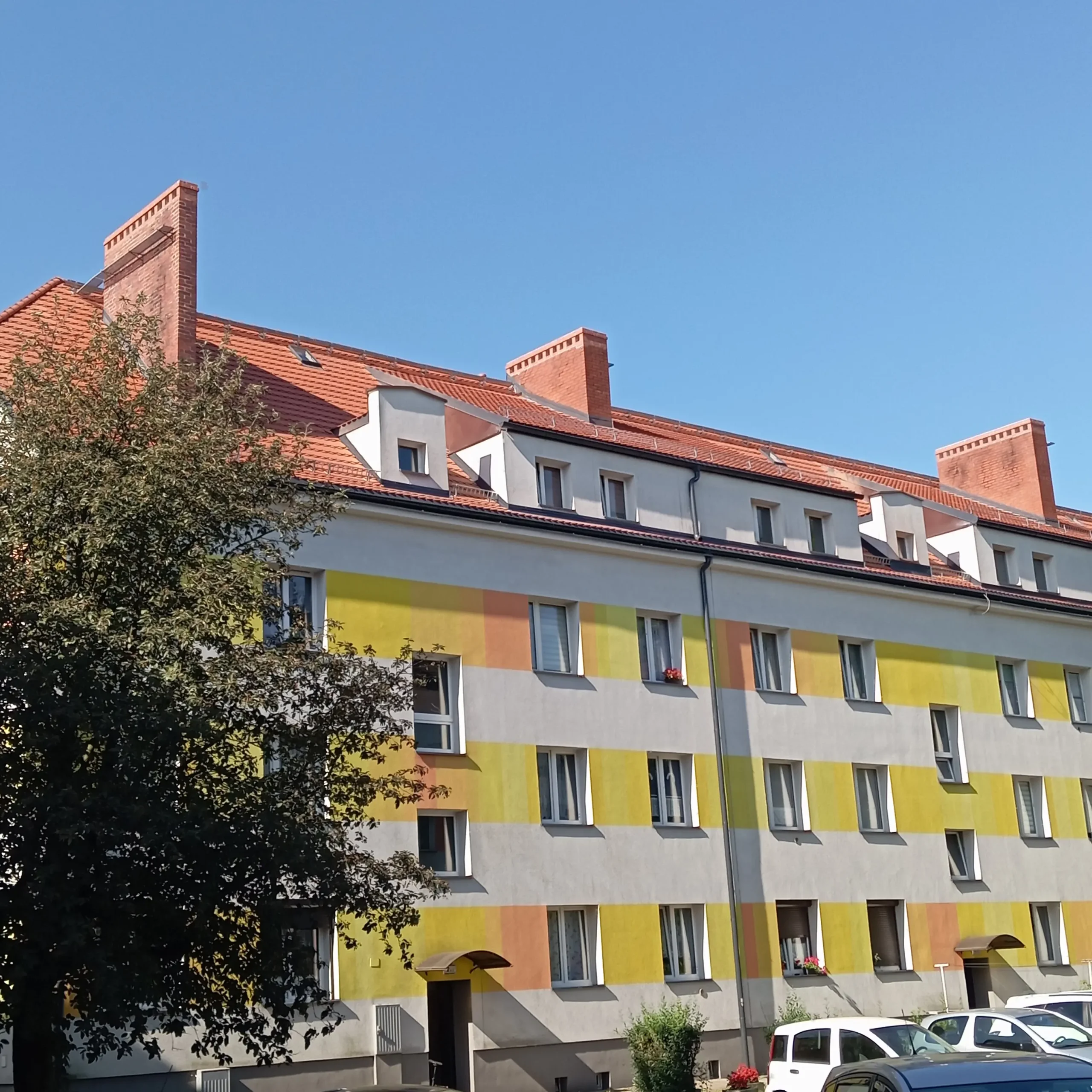 Okulickiego 2 – kiedyś i dziś